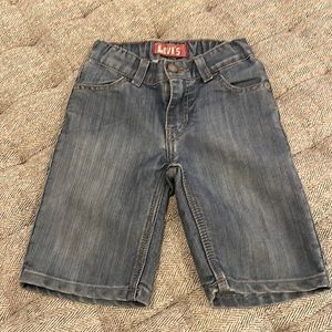 Levi’s shorts size 4